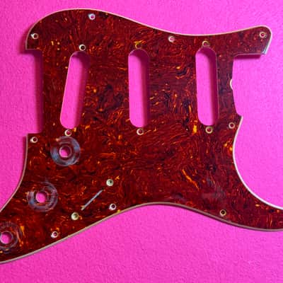 General Vintage Tone 1962’ Nitrate celluloid pickguard for Stratocaster 4 ply Celluloid nitrate / Carey NOS - Aged image 3