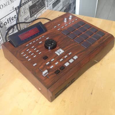 AKAI MPC 2000XL CUSTOM"WOODGRAIN"STYLE+PERFECT RED DISPLAY+CUSTOM PADS+CFREADER + FULL SERVICED MINT image 3