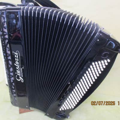 Guistozzi 2+2 Accordion image 5