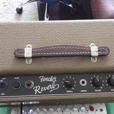 fender '63 tube spring Reverb Unit-mint condition image 2