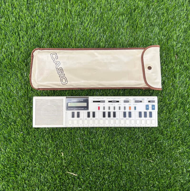 Casio VL-1 VL-Tone 29-Key Synthesizer Keyboard 1979 - 1984 - White image 1