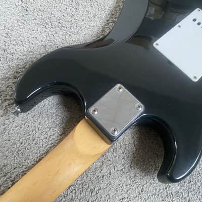 Silvertone Silvertone SSS Electric Guitar, Basswood Body and Maple Neck - Black image 9