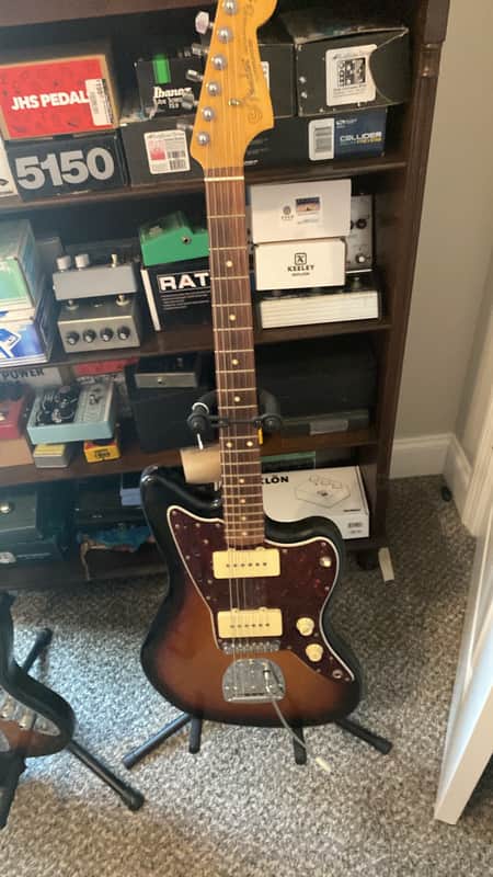 Fender Vintera '60s Jazzmaster Modified 2019 - 2020 - 3-Color Sunburst