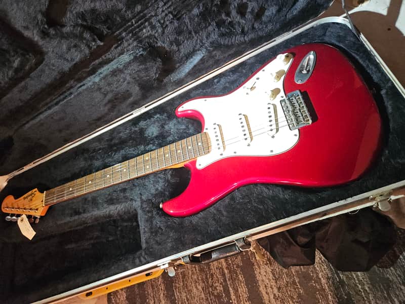 Squire strat classic vibe 60,s strat Candy apple red, rosewood fingerboard image 1