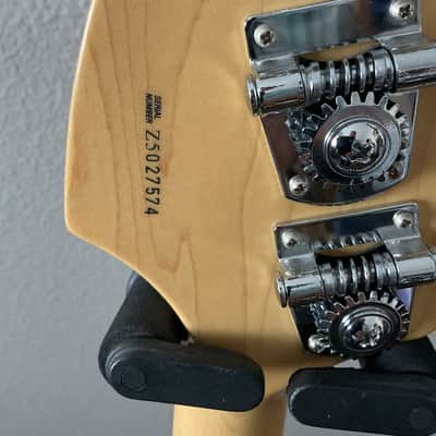 Fender American Standard Jazz Bass 2005 - Sunburst image 18