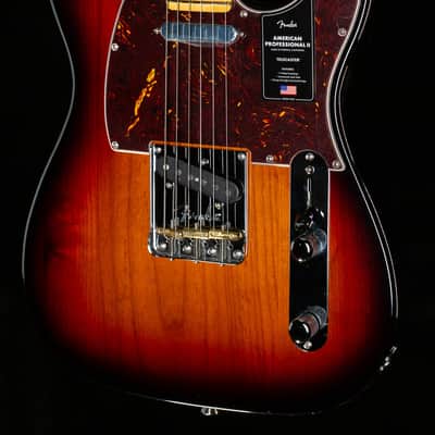 Fender American Professional II Telecaster 3-Color Sunburst Maple Fingerboard (252) image 1