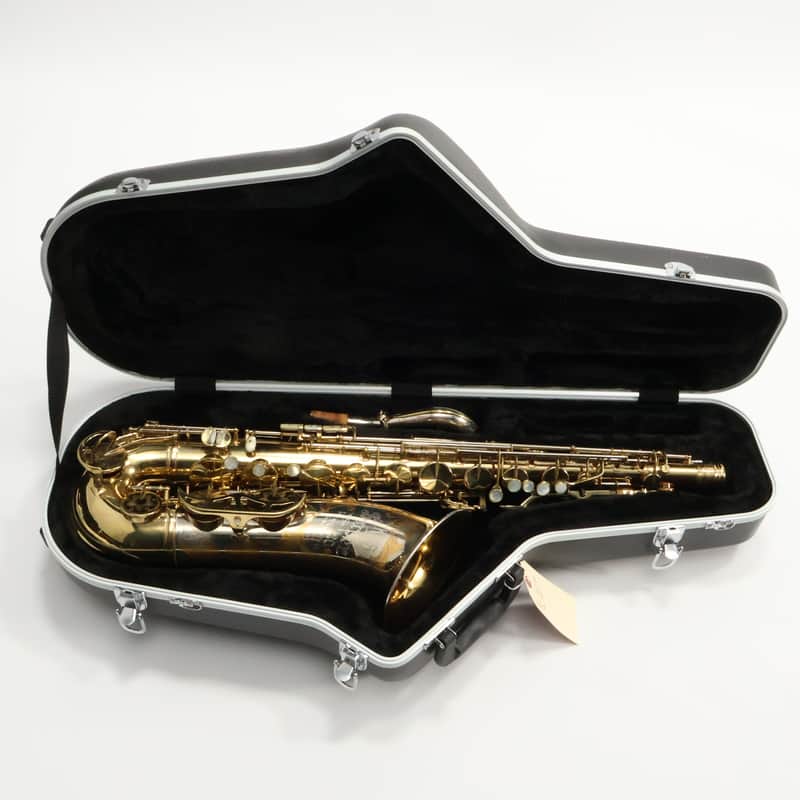King Super 20 'Silversonic' Tenor Saxophone with Full Pearls SN