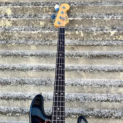 Fender American Pro II Jazz Bass® Rosewood Fingerboard, 3-Color Sunburst 0193970700 image 5