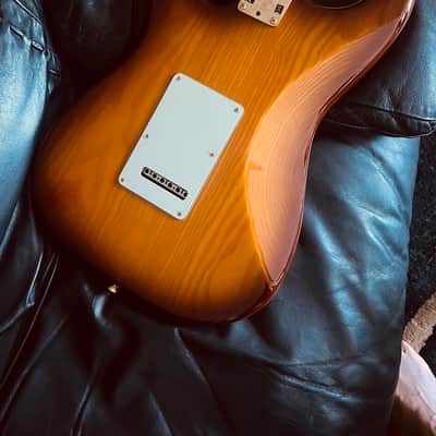 Fender 75th Anniversary Commemorative Stratocaster 2021 - 2-Color Bourbon Burst image 9