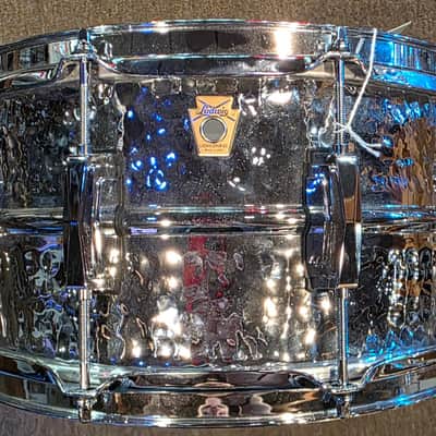 Ludwig Supraphonic Hammered LM402KT 6.5 x 14-inch Snare Drum - Chrome image 8
