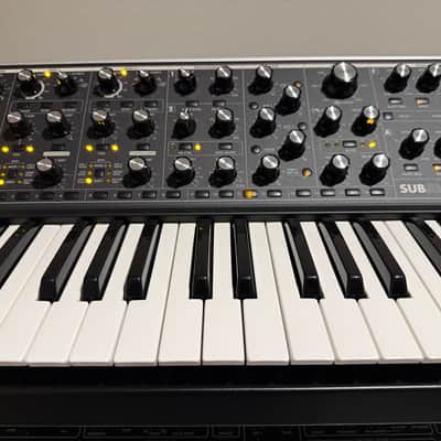 Moog Subsequent 37 Analog Synth 2017 - Present - Black image 3