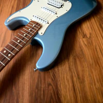 Fender Stratocaster MIM circa 2000 - Lake Placid Blue image 7
