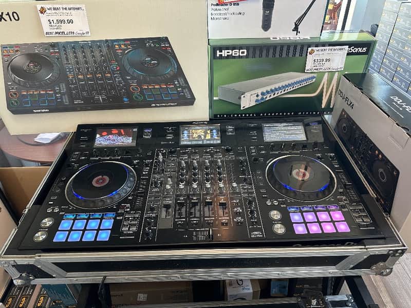 Used pioneer RZX Dj Controller w/ 3 screen and 2 laptop controller with live in prox case image 1