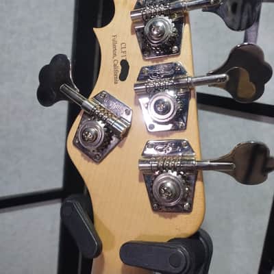 G&L USA JB-5 2017 - Unlined Fretless Quartersawn Neck Blue Metal Flake image 10