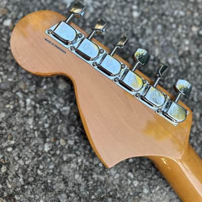 Fender 70th Anniversary Vintera II Stratocaster 2024 - Antigua image 11