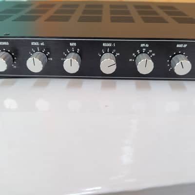 Warm Audio Bus-Comp 2-Channel VCA Bus Compressor 2020 - Present - Black image 3