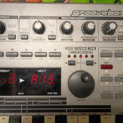 Roland MC-303 Groovebox 1990 - 1998 - Silver image 4