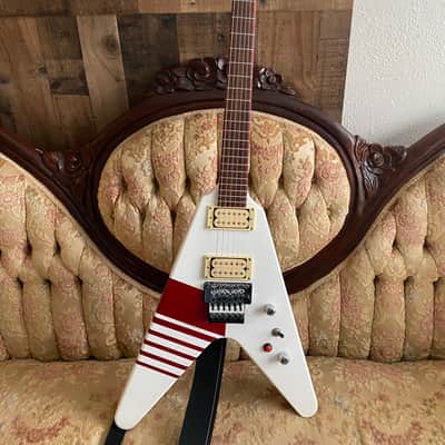Firefly Buckethead KFC Flying V 2024-2025 - Glossy white image 1
