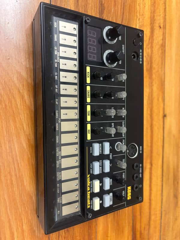 Korg Volca Beats Analog Rhythm Machine 2010s - Black image 1