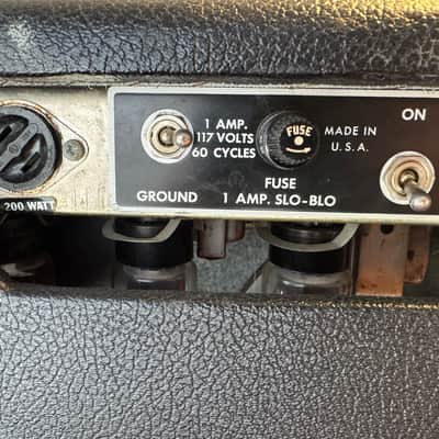 Fender Deluxe Reverb 2-Channel 22-Watt 1x12" 1965 Black Panel image 7