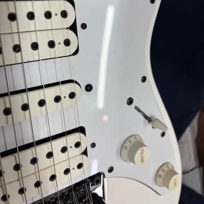 Ibanez UV71P-WH Premium White Universe Series Steve Vai Signature Ibanez Steve Vai 7-String Guitar [F0725F] (06/15) image 17