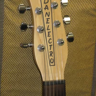 Danelectro  Hodad First Gen Reissue Commie Red Korea W/Tremolo image 3