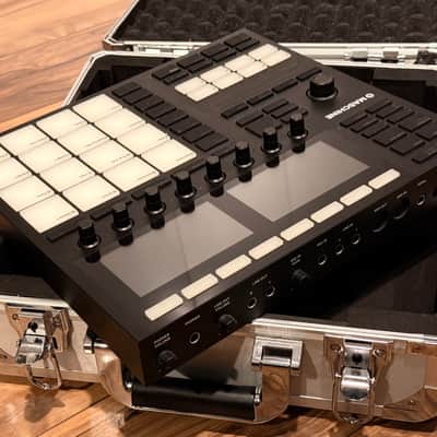 Native Instruments Maschine MKIII w/ Odyssey hard case image 2