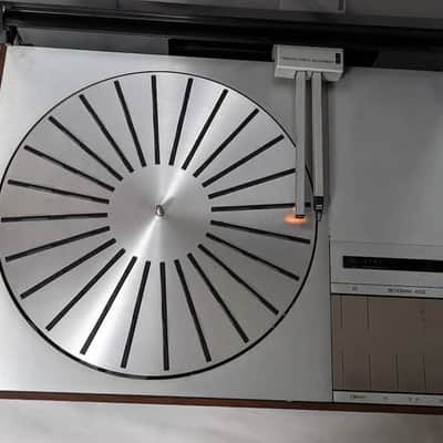 Bang & Olufsen Beogram 4002 Turntable image 4