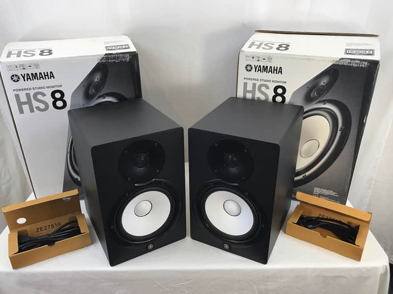 YAMAHA HS8 Powered Studio Monitors (pair) black image 1