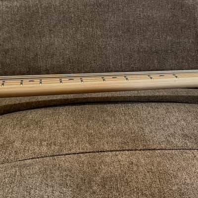 G&L Tribute Series Fallout Bass 2025 Model In Surf Green image 10
