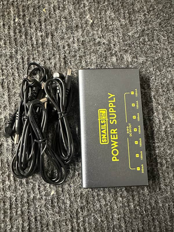 SNAILS Pedal Power Supply - Rechargeable image 1