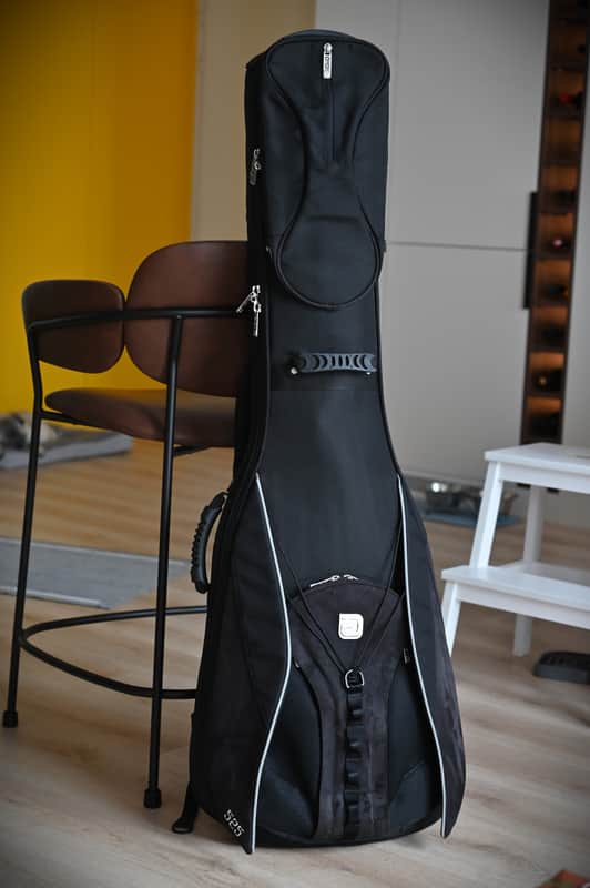 iGiG G525 Bass Gig Bag – a legendary American premium bass gig bag image 1