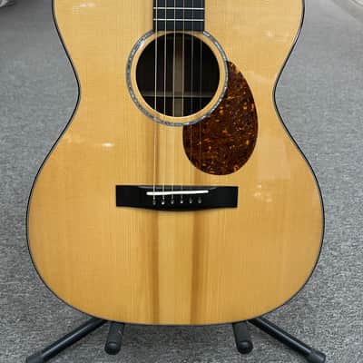 Huss and Dalton OM-Custom with Case image 2