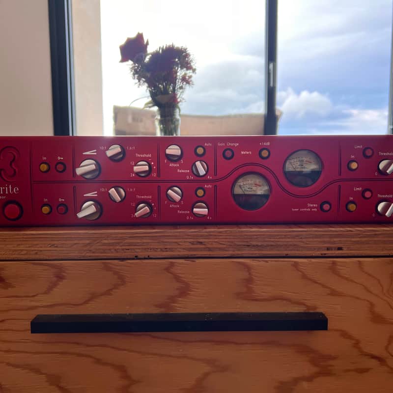 2000s Focusrite Red 3 Dual Compressor / Limiter Red