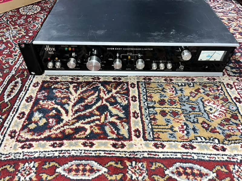 dbx 165 Over Easy Compressor / Limiter