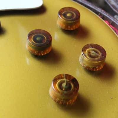 GIBSON "1952/53 Les Paul Standard Goldtop Refinished and Wraparound conversion, new pickuard and wraparound bridge"HARDCASE image 5