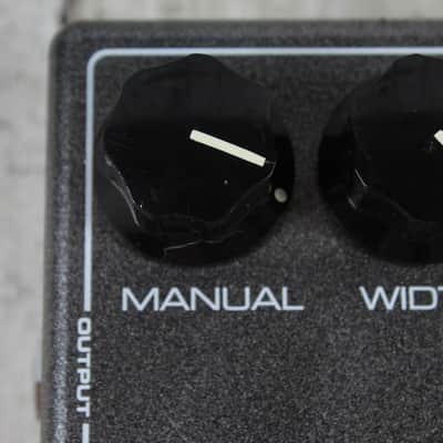 MXR M117R Flanger Pedal Electric Guitar Flanger Effects Pedal image 3