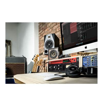 Focusrite Clarett+ 8Pre 18-in/20-out Audio Interface image 9