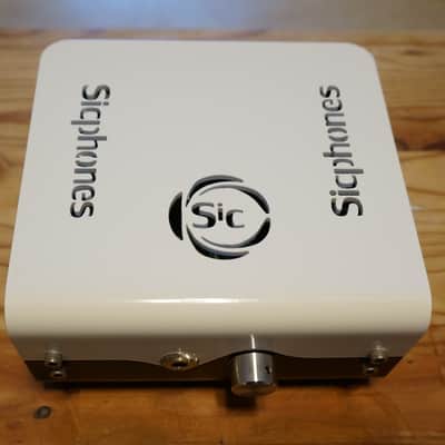 Sicphones Headphone Amp - White/Black image 4