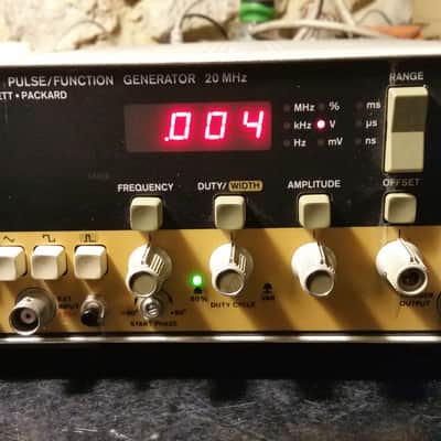 Générateur de fonction et d'impulsion HEWLETT PACKARD modèle HP8111A. image 3