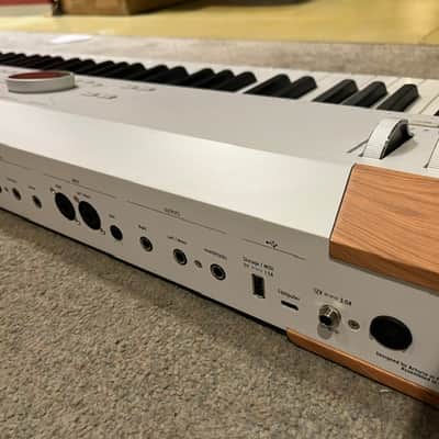 Arturia AstroLab 61-Key white image 7
