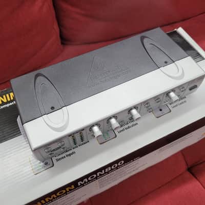 Behringer Minimon MON800 Monitor Controller  - Silver image 2