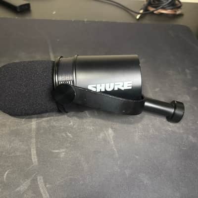 Shure MV7X Cardioid Dynamic Podcast Microphone 2020 - Present - Black image 3