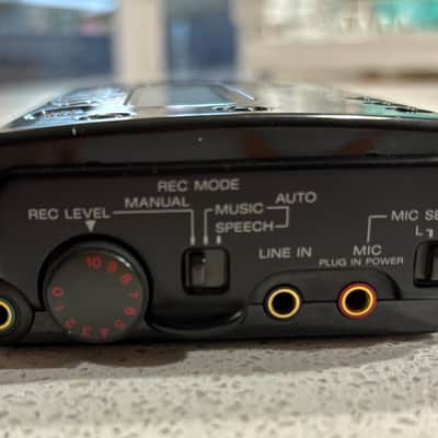 Sony DAT Walkman TCD-D8 1995 - Black image 7