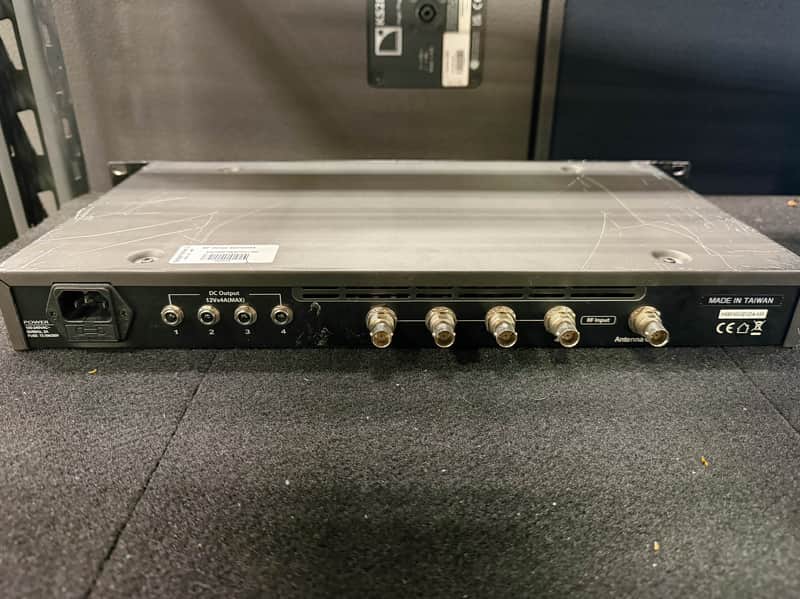 RF Venue COMBINE4 4-channel Antenna Combiner image 1