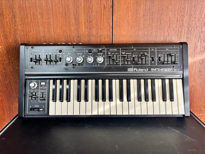 Roland SH-2 37-Key Synthesizer | Reverb Canada