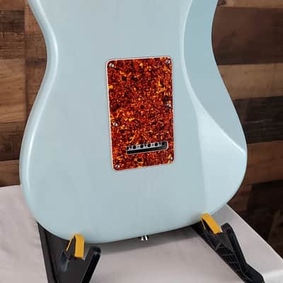 Fender American Professional II Thin line Strat, Trans Daphne Blue, 582 image 5