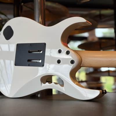 Ibanez JEMJR-WH Steve Vai Signature with Rosewood Fretboard 2015 - 2017 - White image 5
