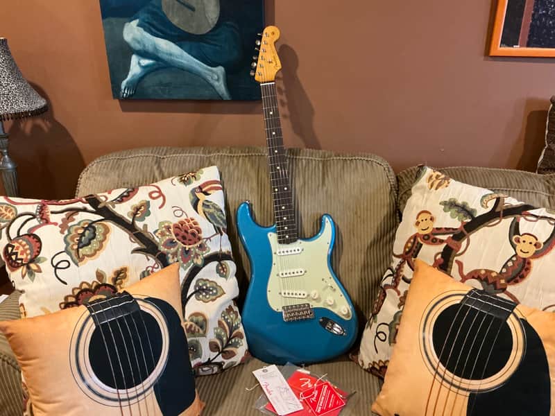 Fender  Vintera ll  2025 - Lake Placid Blue/Rosewood- with gig bag and all paperwork.