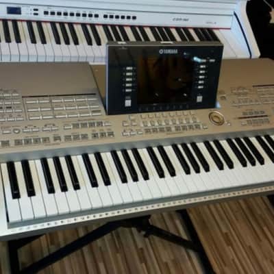 Yamaha Tyros 2 Silver workstation keyboard image 1